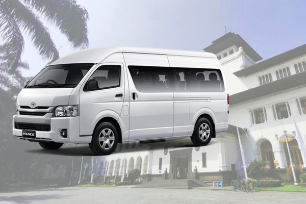 aleena hiace commuter